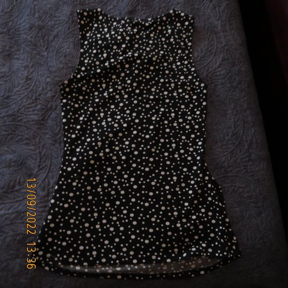 Ricki's black polkadot top, size XS - Picture 4 of 4